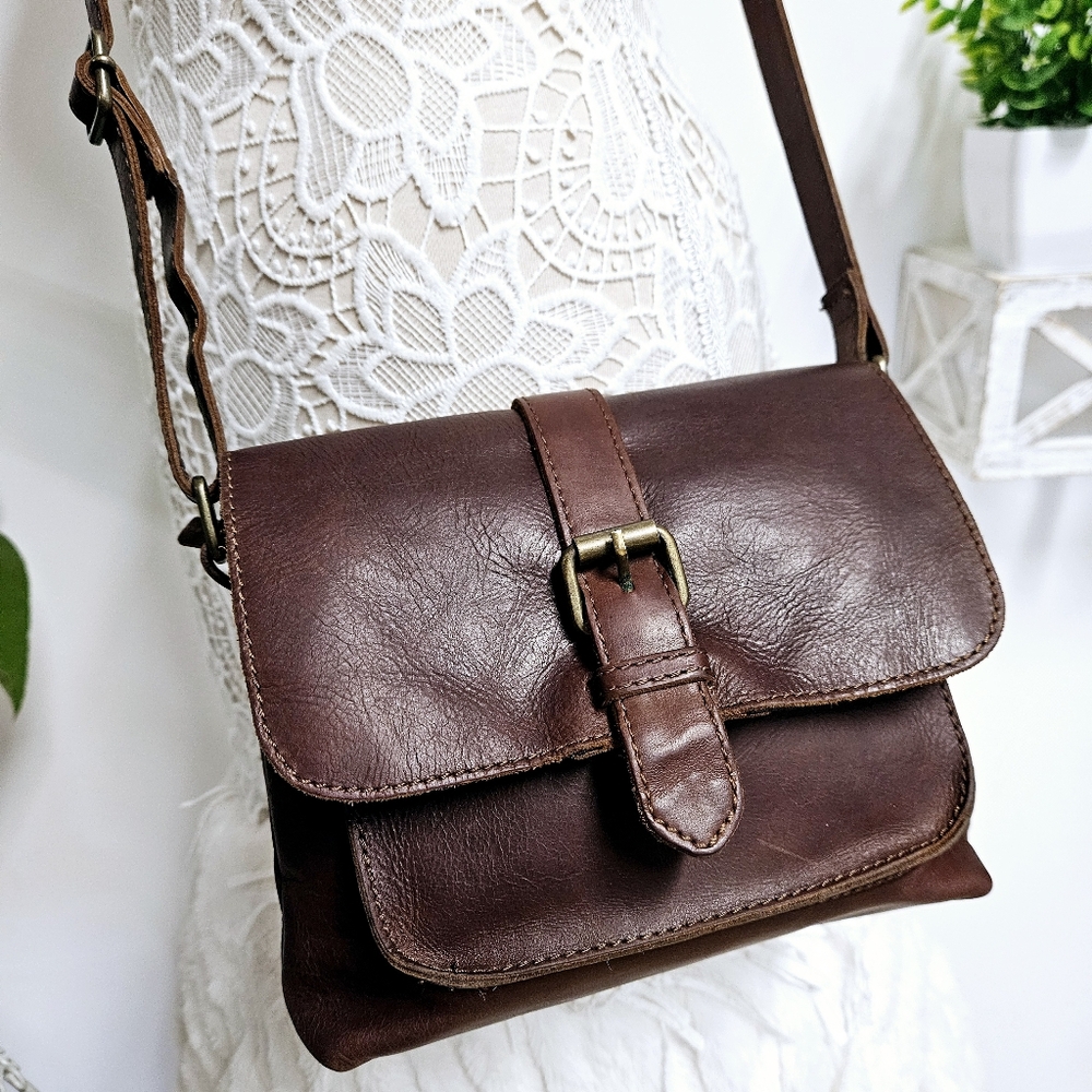 Fat Face Cassie Leather Crossbody Bag